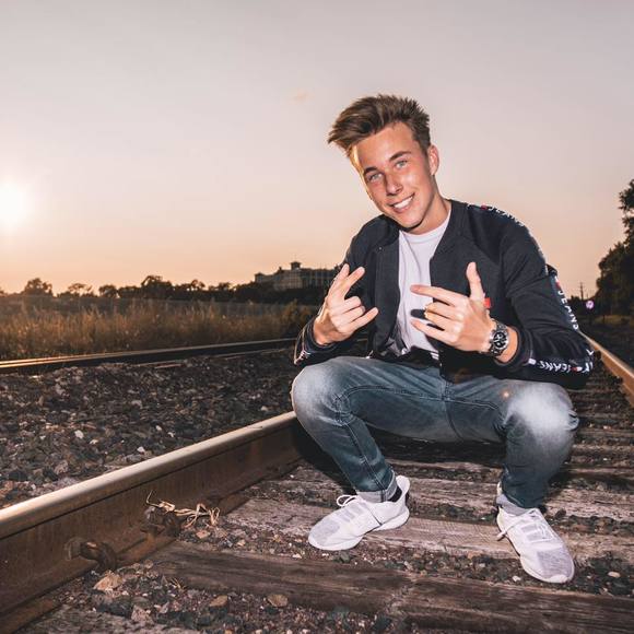 Meet your Posher, Casper - Picture 1 of 1